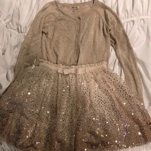 GIRLS GOLD SWEATER N SKIRT OUTFIT!!!